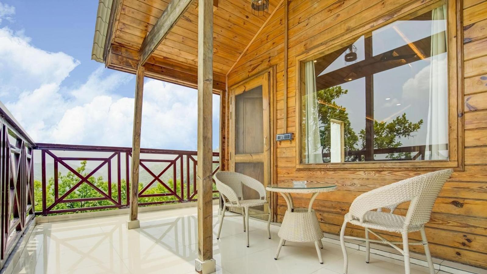 Aavaas Hill Resort Lansdowne Eksteriør bilde